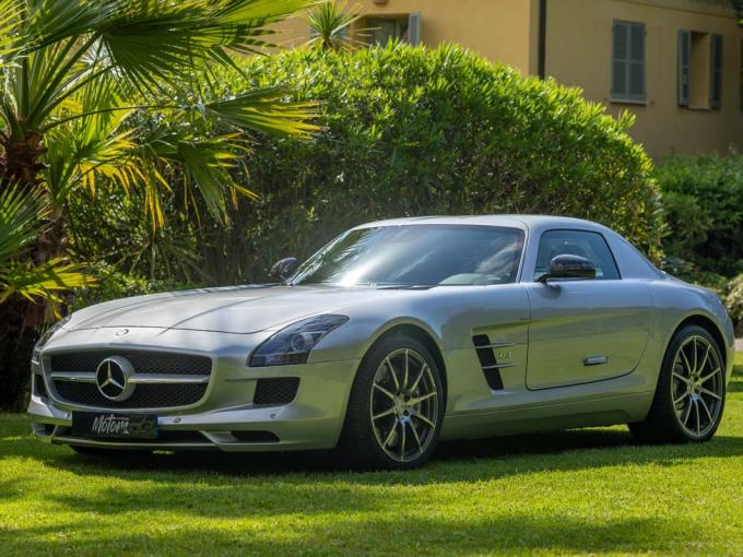 Mercedes-Benz SLS V8 6.3 AMG 
