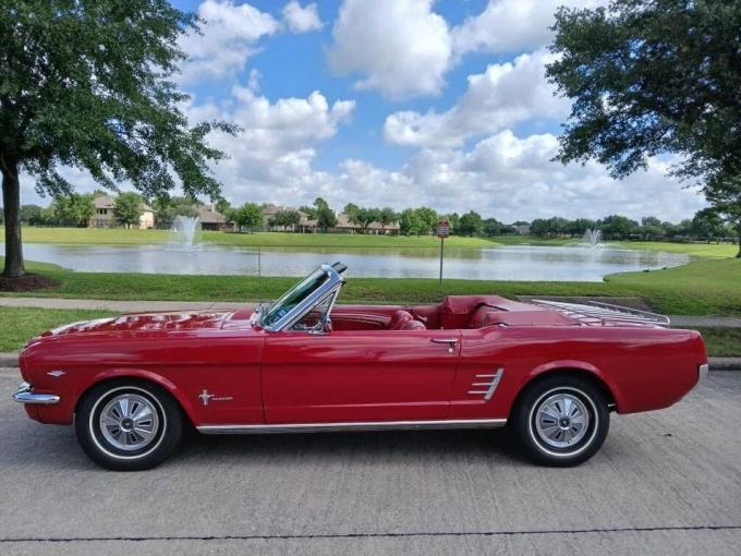Ford Mustang Cabriolet v8 de 1966
