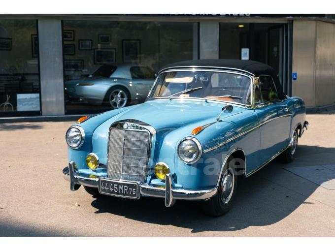 Mercedes-Benz Ponton 220 SE cabriolet de 1956