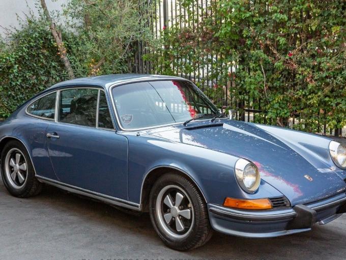 Porsche 911 T  CIS avec toit ouvrant de 1973
