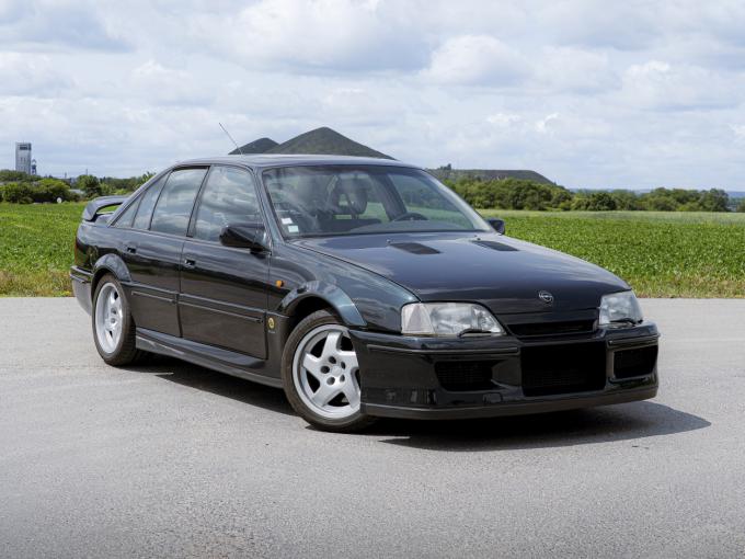 Lotus Oméga  de 1991