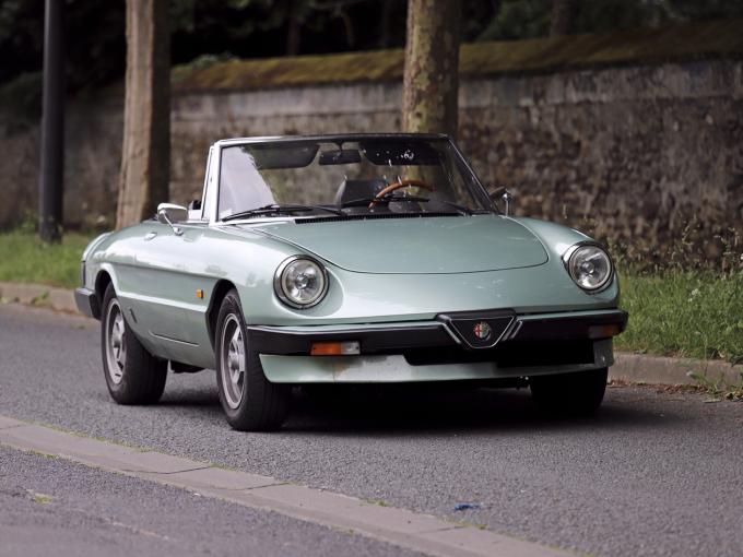 Alfa Roméo Spider 2000 de 1986