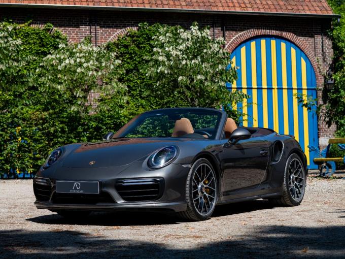 Porsche 991 Turbo S Cabriolet de 2018