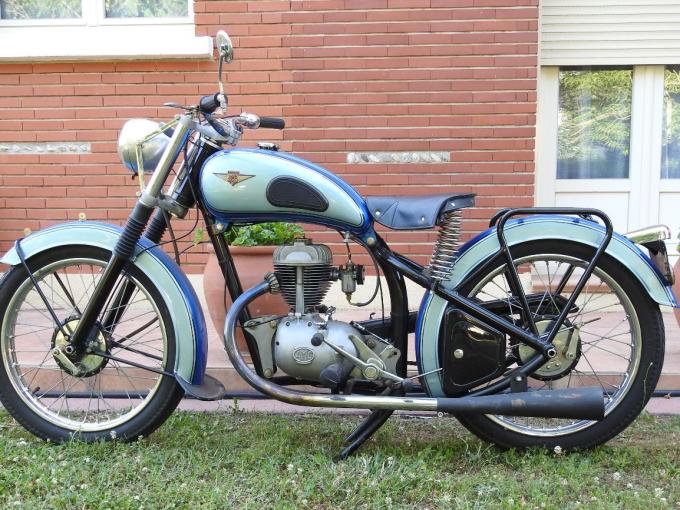 Moto Motobécane Vends moto Collection GIMA 125, année 1951 de 1951