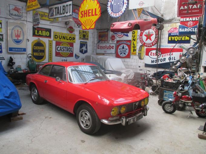 Alfa Roméo Giulia GT 2000 COUPE BERTONE de 1973