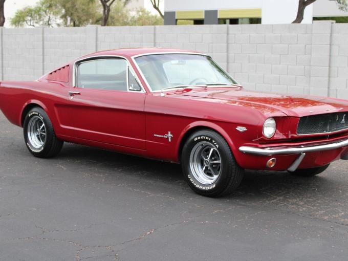 Ford Mustang V8 Fastback de 1965