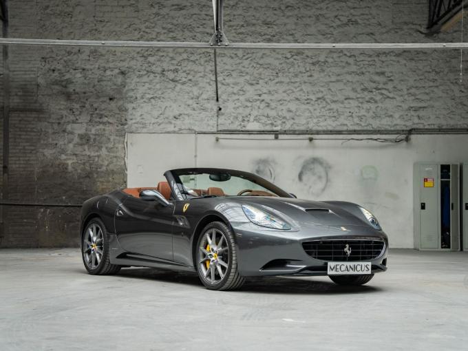 Ferrari California *Grigio Silverstone & Cioccolato* de 2010