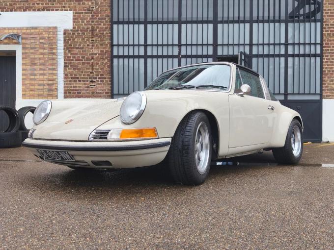 Porsche 911 2.7 TARGA BACKDATING  BOITE 5  de 1977
