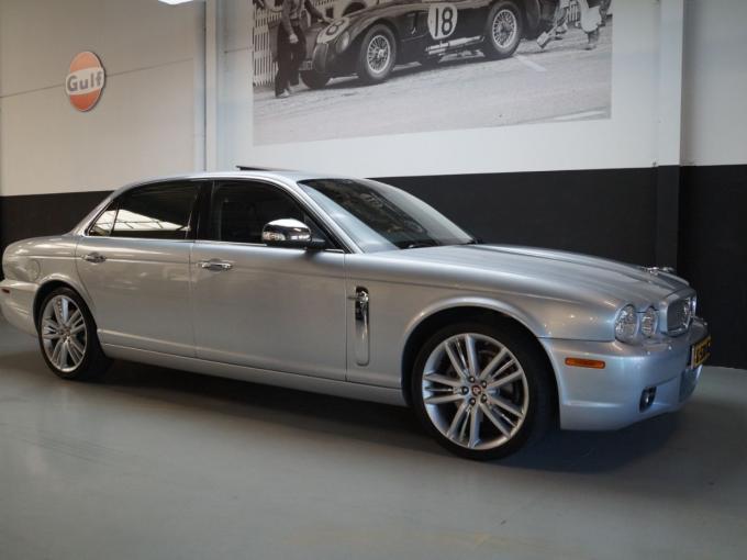 Jaguar Série - XJ XJ8 van den plas LWB de 2007