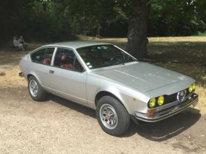 Alfa Roméo Alfetta GT 1800  de 1975