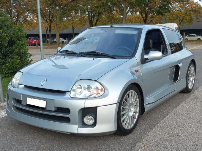 Renault Clio V6 ph 1 de 2001