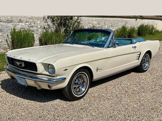 Ford Mustang V8 Cabriolet de 1966