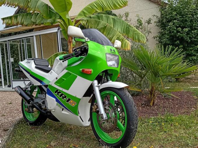 Moto Kawazaki 250 KR1 de 1989