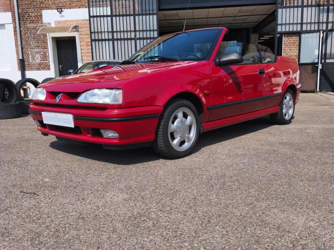 Renault 19 cabriolet 16 soupapes  de 1993