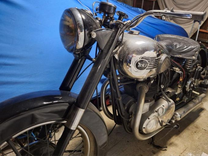 Moto BSA A7 de 1952