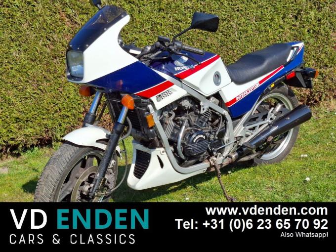 Moto Honda VF 750F de 1985