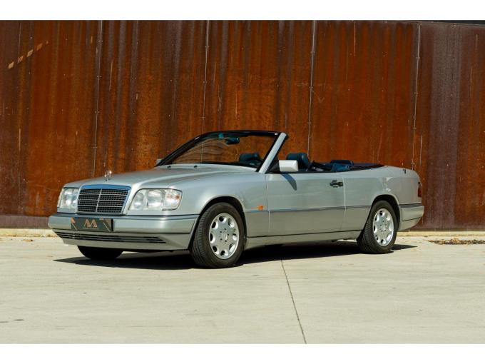 Mercedes-Benz E class Cabriolet  de 1993