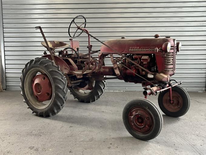 Tracteur Mc Cormick International Farmall Cub de 1956
