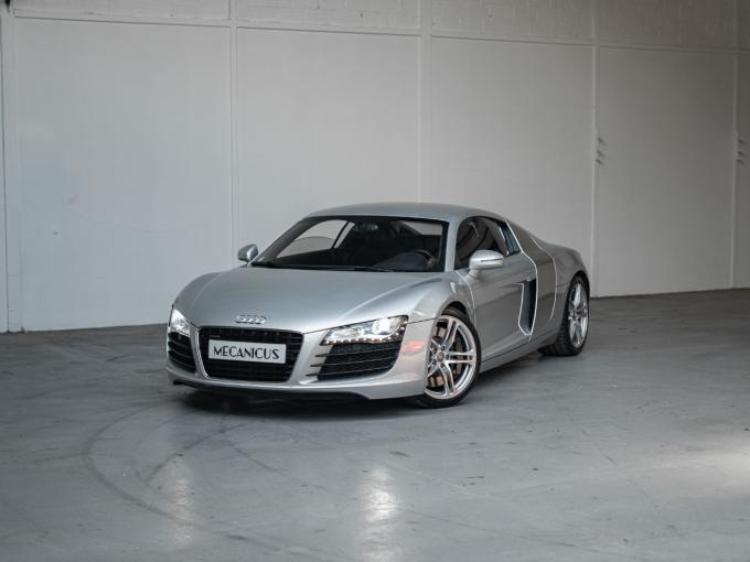 Audi R8 V8 FSI Mk1 R-tronic *Entretiens exclusifs Audi* de 2007