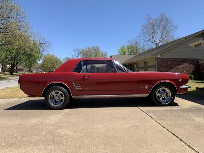 Ford Mustang V8 Coupé de 1966