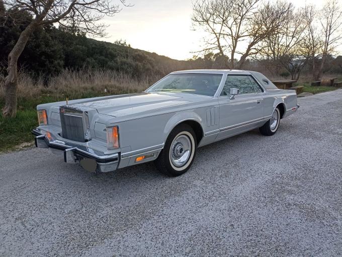 Lincoln Mark  V 