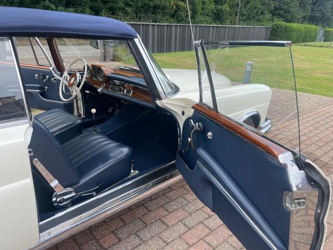 Mercedes-Benz SE 220  Cabriolet  de 1968