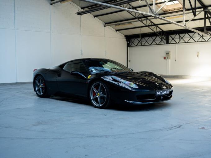 Ferrari 458 Italia *Nero Daytona & cuir Ciocolatto* de 2010