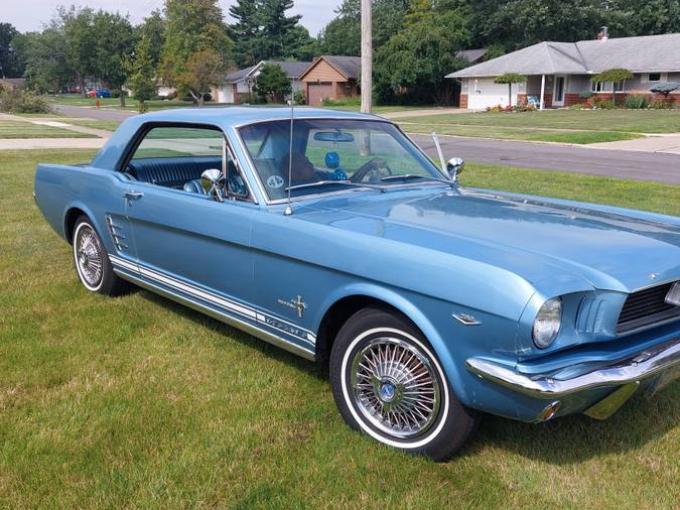 Ford Mustang V8 Coupé  de 1966