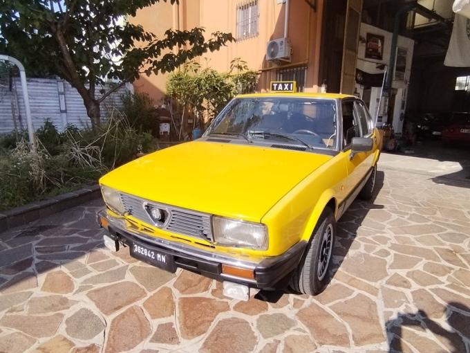 Alfa Roméo Alfetta 2000 taxi de 1983