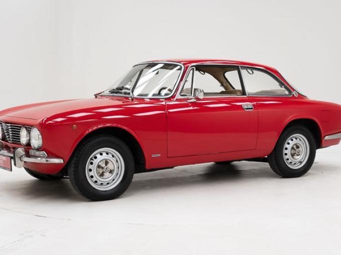 Alfa Roméo Giulia GT 2000 Veloce '74 CH23344 de 1974