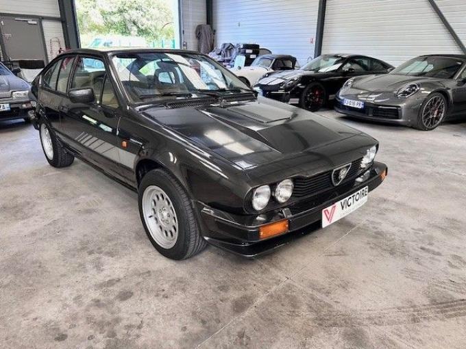 Alfa Roméo Alfetta GT GTV 6  de 1984