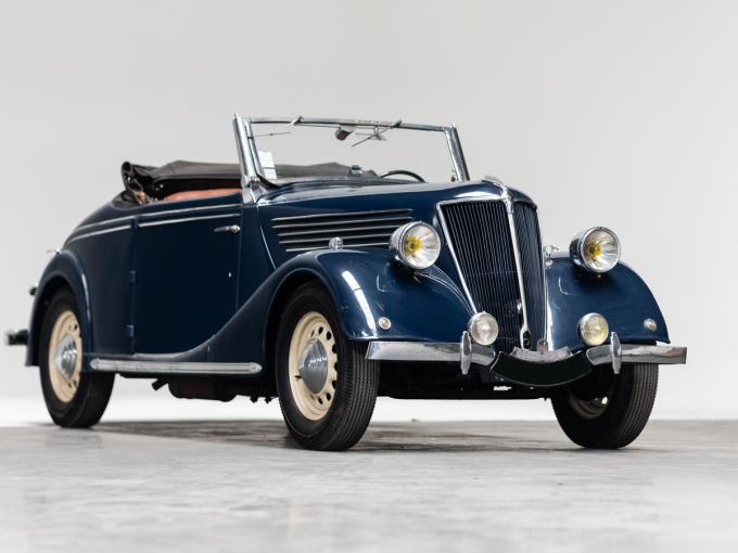 Renault Celtaquatre Cabriolet  de 1937