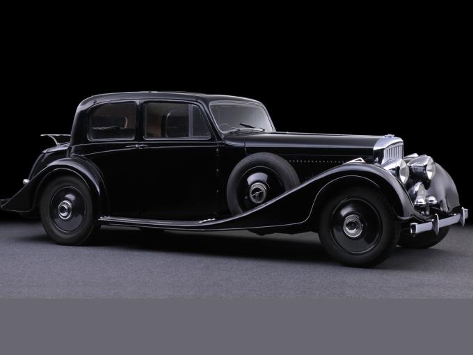Bentley 4 1/4 Litres Pillarless Saloon par Vanvooren de 1936