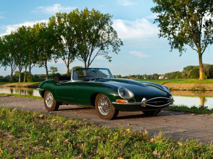 Jaguar Type E Série 1 4.2 roadster de 1966