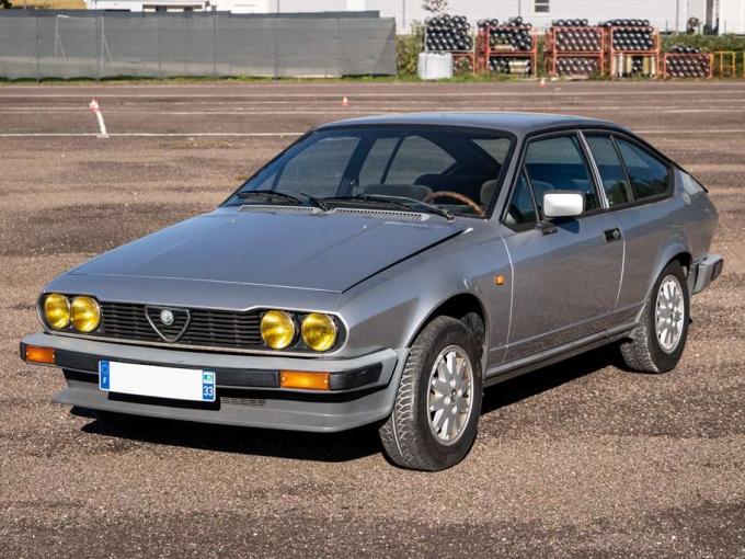 Alfa Roméo Alfetta GT GTV de 1983