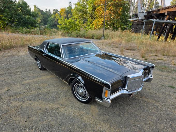 Lincoln Continental Mark III 