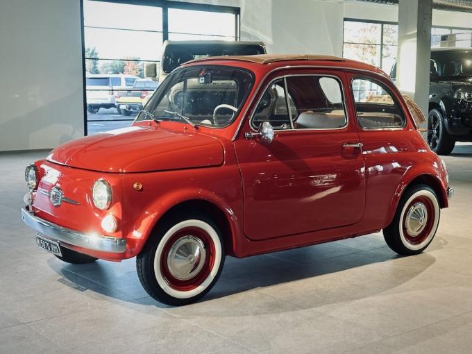 Fiat 500 F "8 bulloni" de 1965