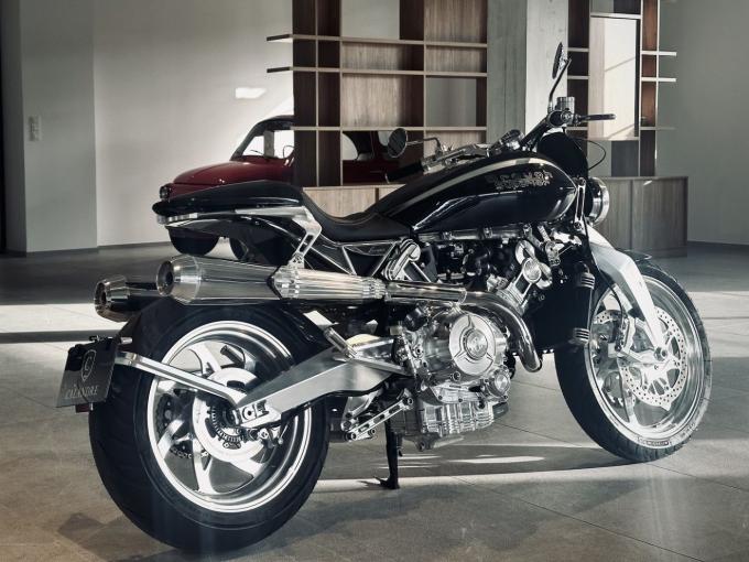 Moto Brough SUPERIOR LAWRENCE ULTIMATE (N° 18/19) de 2020