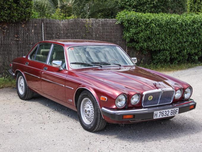 Jaguar Série - XJ DAIMLER  de 1990