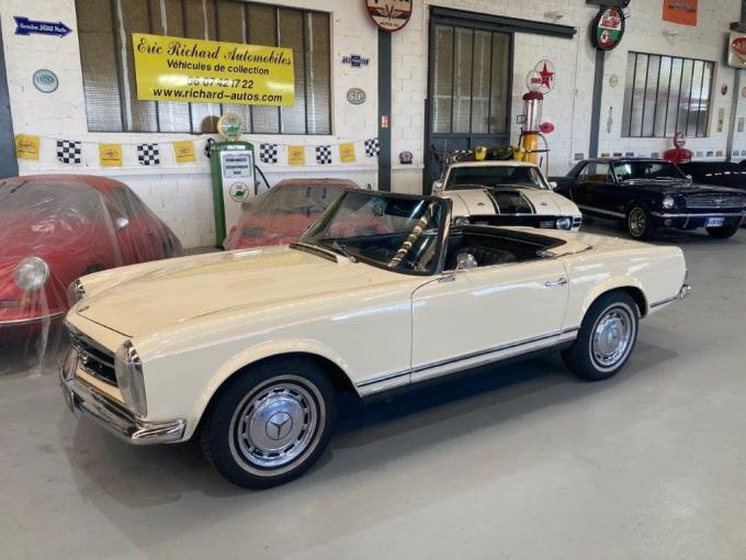 Mercedes-Benz SL 230 Pagode de 1965