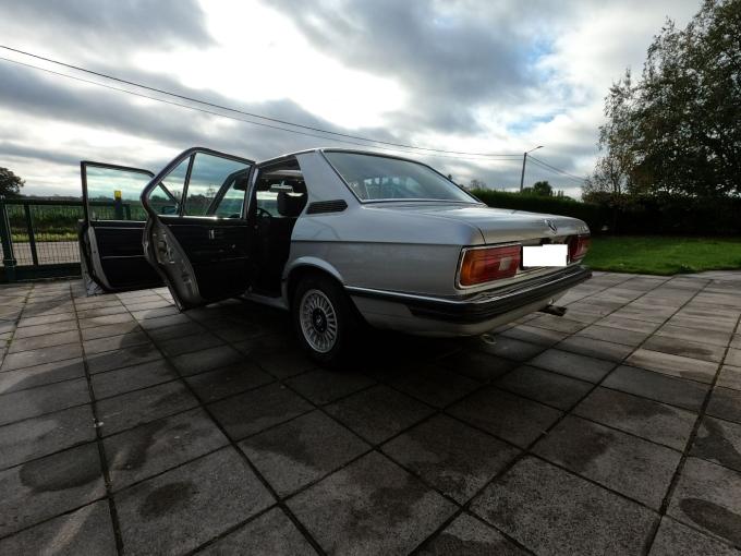 BMW Série 5 520 E12 de 1980