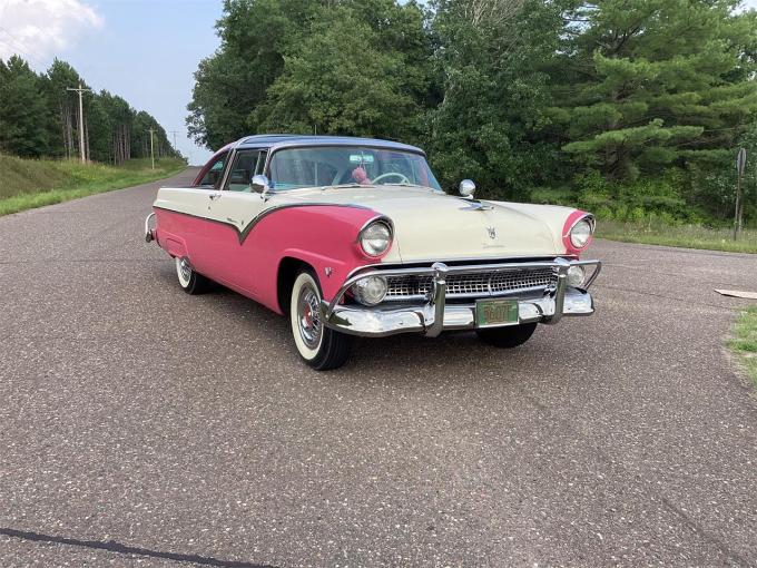 Ford Crown Victoria V8 Coupé de 1955