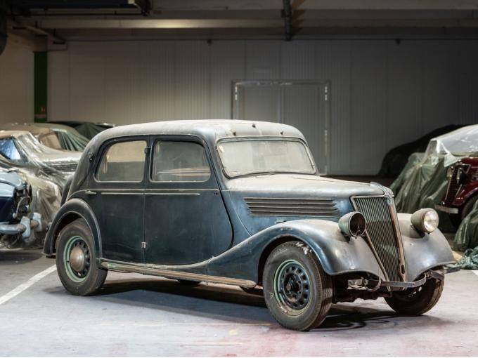 Renault Primaquatre Berline de 1937