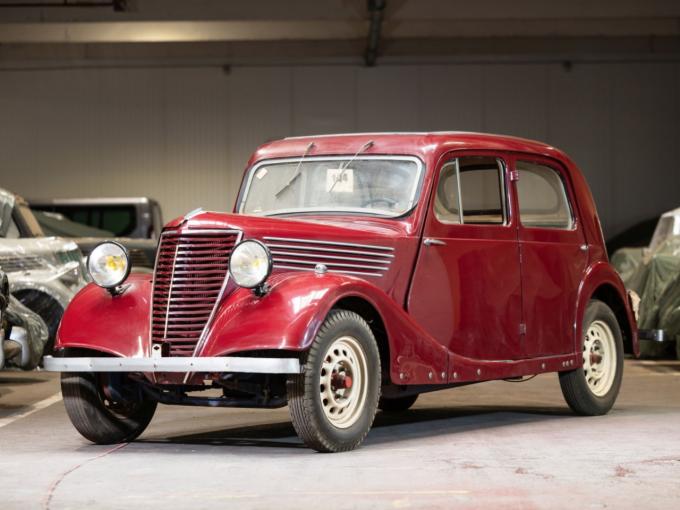Renault Monaquatre Berline de 1939