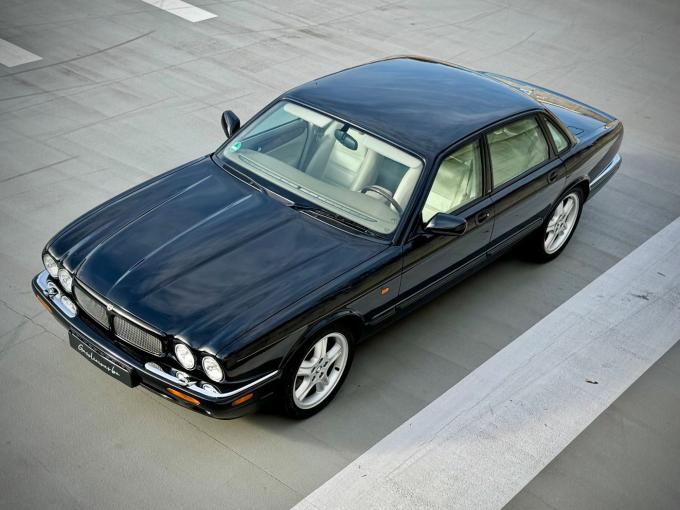 Jaguar Série - XJ XJR V8  de 1998