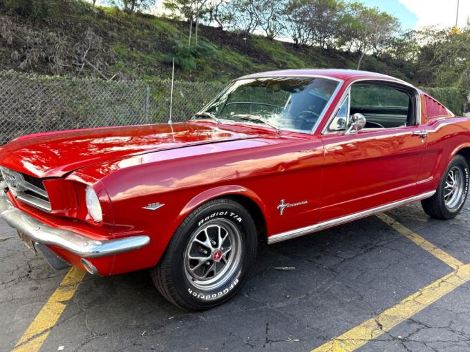 Ford Mustang V8 Fastback de 1965