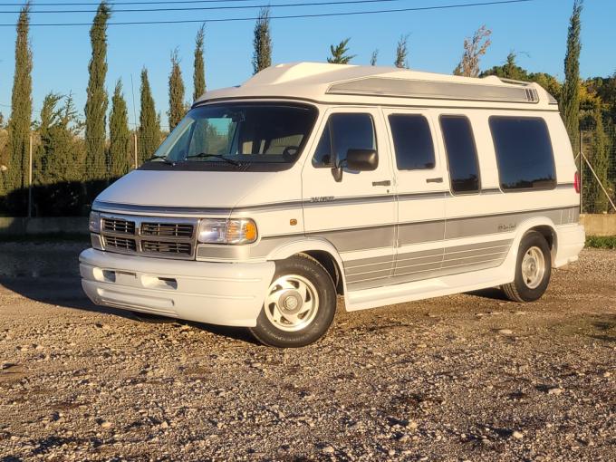 Dodge Van RAM B250 finition COACH de 1994