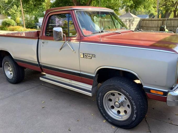 Dodge Pick-up Ram W150 de 1985
