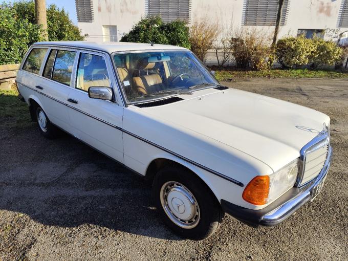 Mercedes-Benz 240 D  de 1982