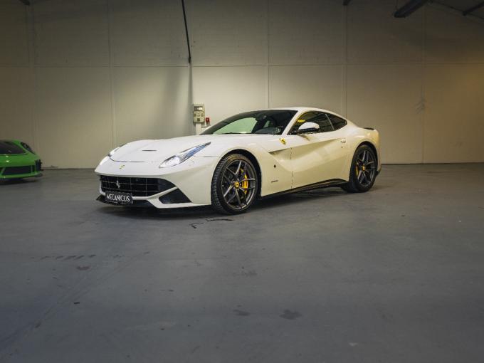Ferrari F12 Berlinetta *Bianco Avus / Historique 100% Ferrari* de 2014